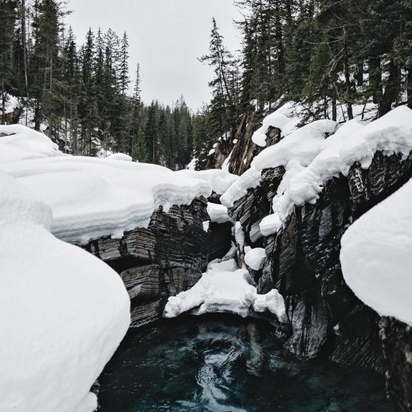 Welcome to my closet! - Picture 7 of 8